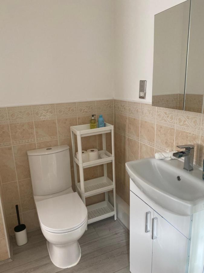Marine Viewing 2 Bedrooms Flat Manchester Exterior photo
