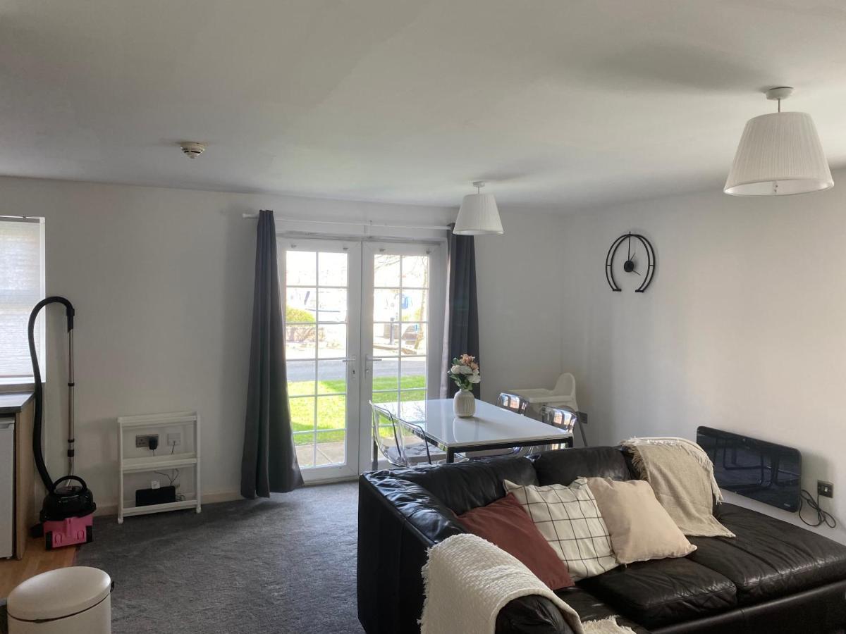 Marine Viewing 2 Bedrooms Flat Manchester Exterior photo